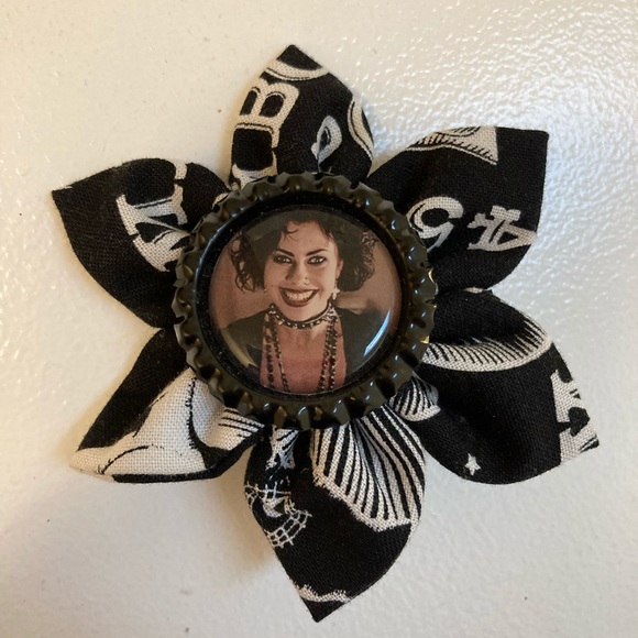 Nancy (The Craft) Hair Flower Clip - Picture 1 of 2